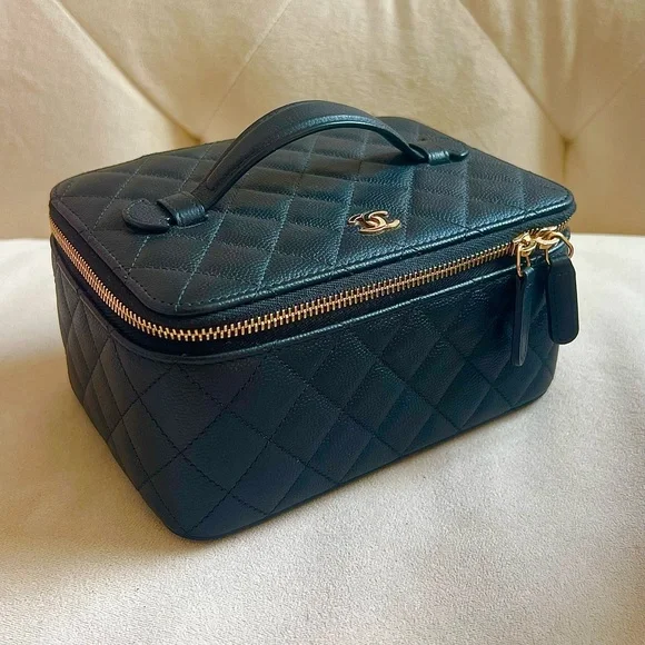 Chanel Caviar Vanity Jewelry case - Picture 2 of 11